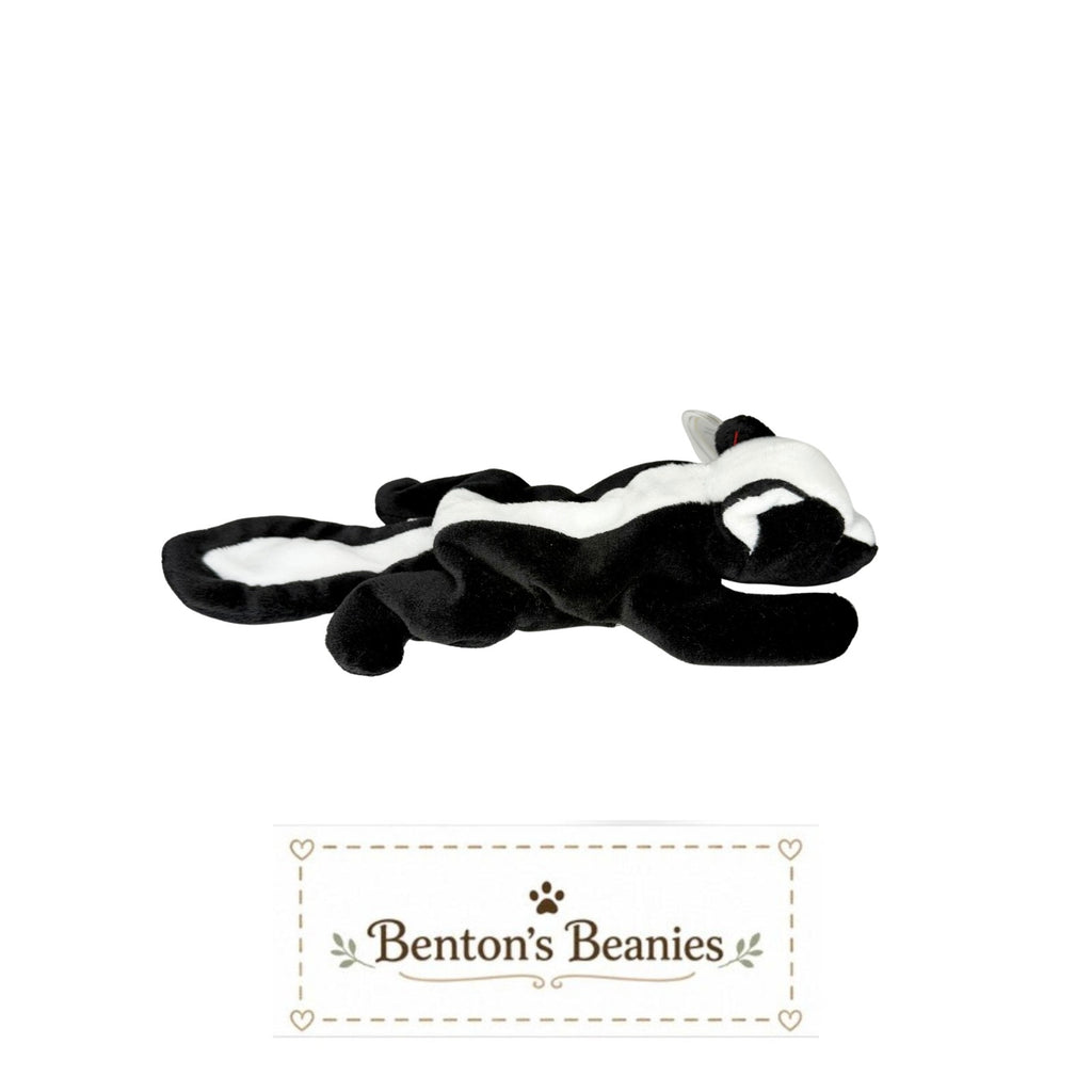 Stinky the Skunk TY Beanie Baby | Mint Heart & Tush Tag